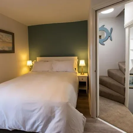 Herring Girl House - Harbourside Property, Sleeps 8 Scarborough Exterior photo
