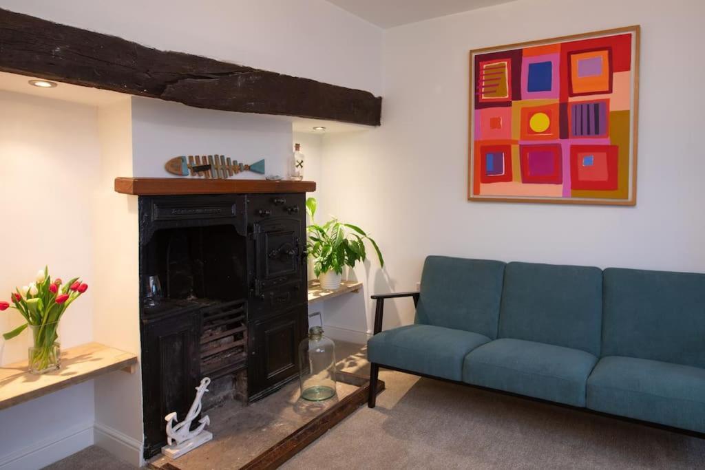 Herring Girl House - Harbourside Property, Sleeps 8