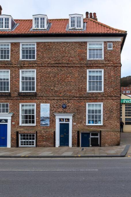 Holiday home Herring Girl House - Harbourside Property, Sleeps 8 Scarborough