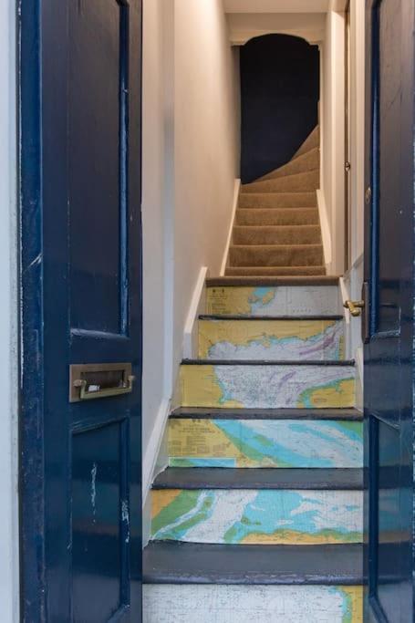 Herring Girl House - Harbourside Property, Sleeps 8 * Scarborough