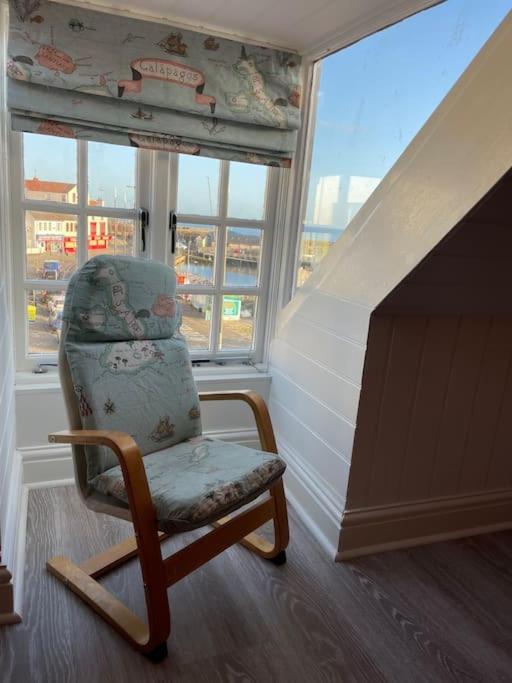 Herring Girl House - Harbourside Property, Sleeps 8
