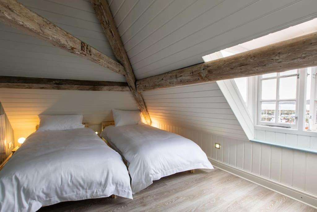 Herring Girl House - Harbourside Property, Sleeps 8 Holiday home *